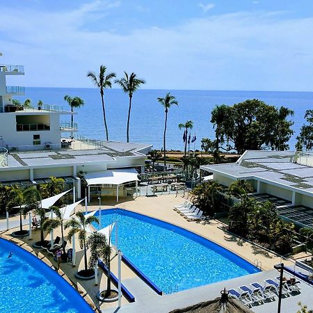 Pier Resort Urangan Buitenkant foto