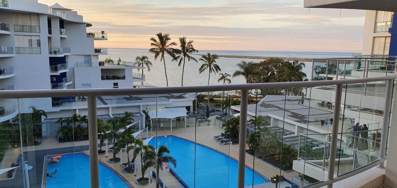 Pier Resort Urangan Buitenkant foto