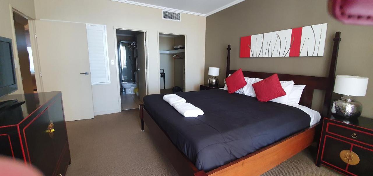 Pier Resort Urangan Buitenkant foto