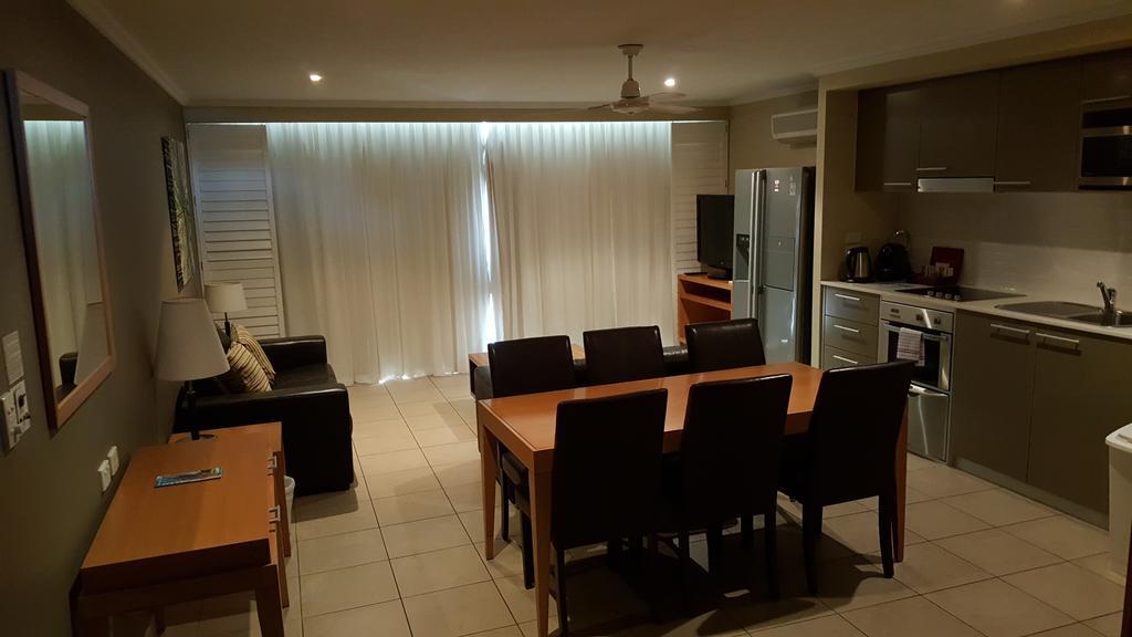 Pier Resort Urangan Buitenkant foto