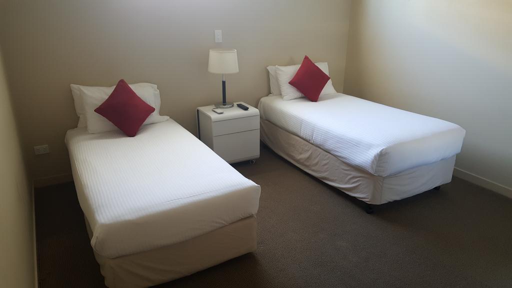 Pier Resort Urangan Buitenkant foto
