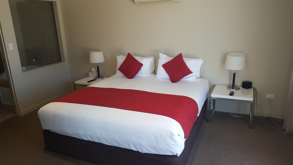 Pier Resort Urangan Buitenkant foto