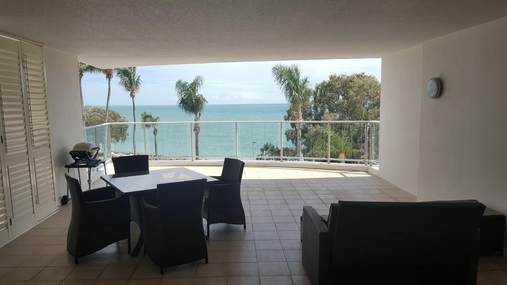 Pier Resort Urangan Buitenkant foto
