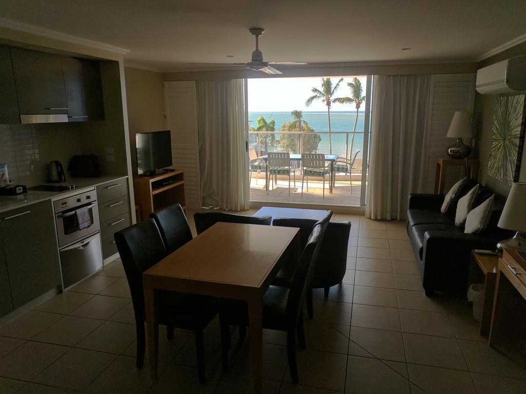 Pier Resort Urangan Buitenkant foto