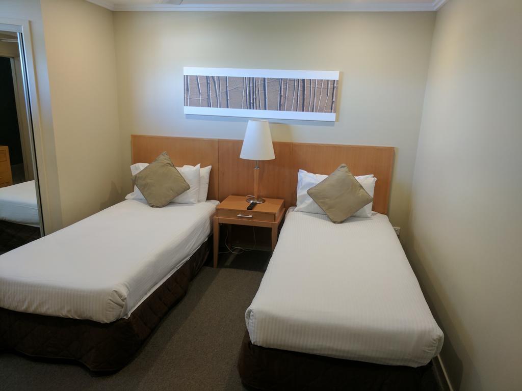 Pier Resort Urangan Buitenkant foto