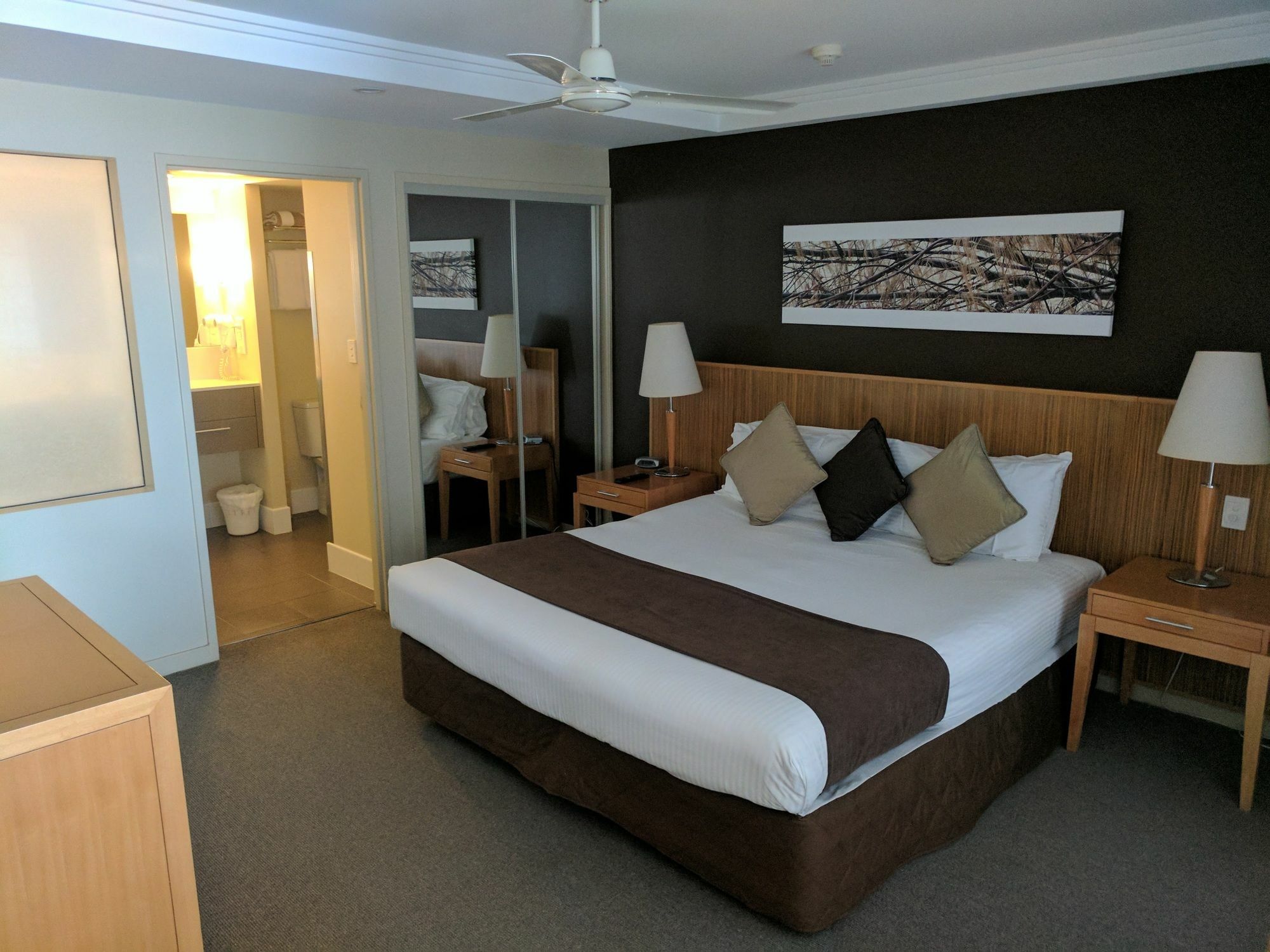 Pier Resort Urangan Buitenkant foto