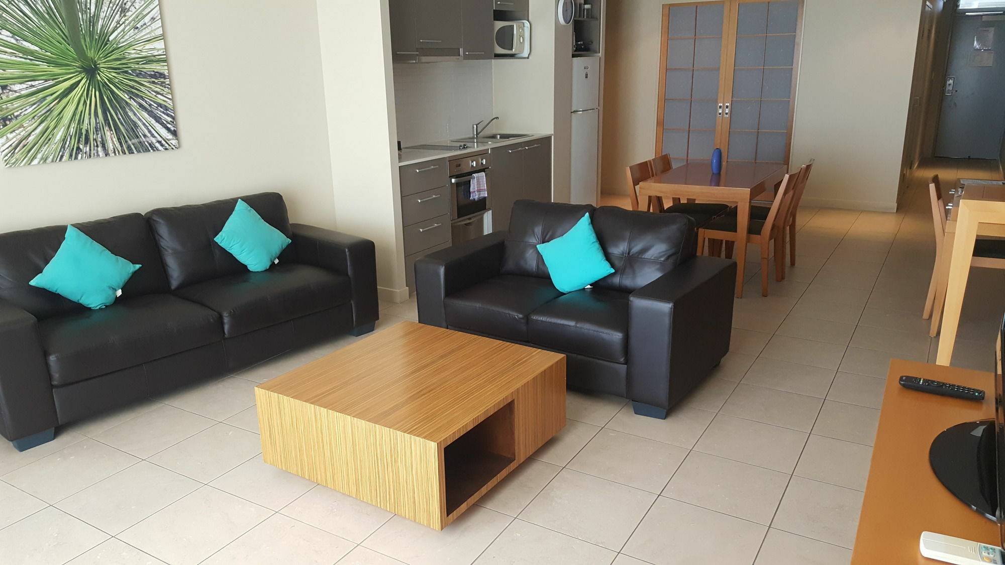 Pier Resort Urangan Buitenkant foto